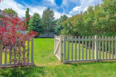 Clôtures Leblanc vous conseille pour bien intégrer votre palissade dans votre jardin