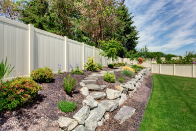 Clôture pour séparer votre jardin.