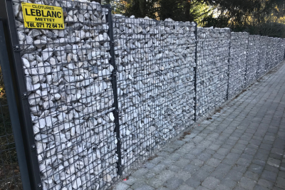 Les gabions sont une alternative aux clôtures offrant un design sobre et intemporel