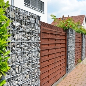 Faites gagner de la valeur à votre maison à Rochefort grâce à l’installation d’une clôture !