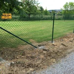 Quels types de clôtures privilégier pour une grande propriété en Wallonie ?