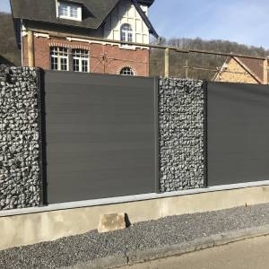 Quels sont les avantages d’une palissade par rapport à la clôture en grillage en Wallonie ?